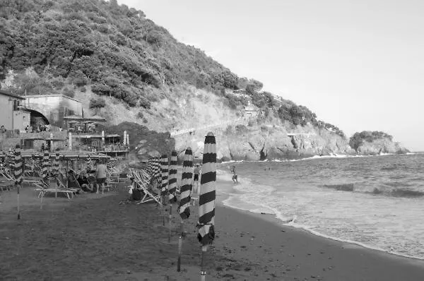 Cavour, Nearby Cinqueterre La Spezia